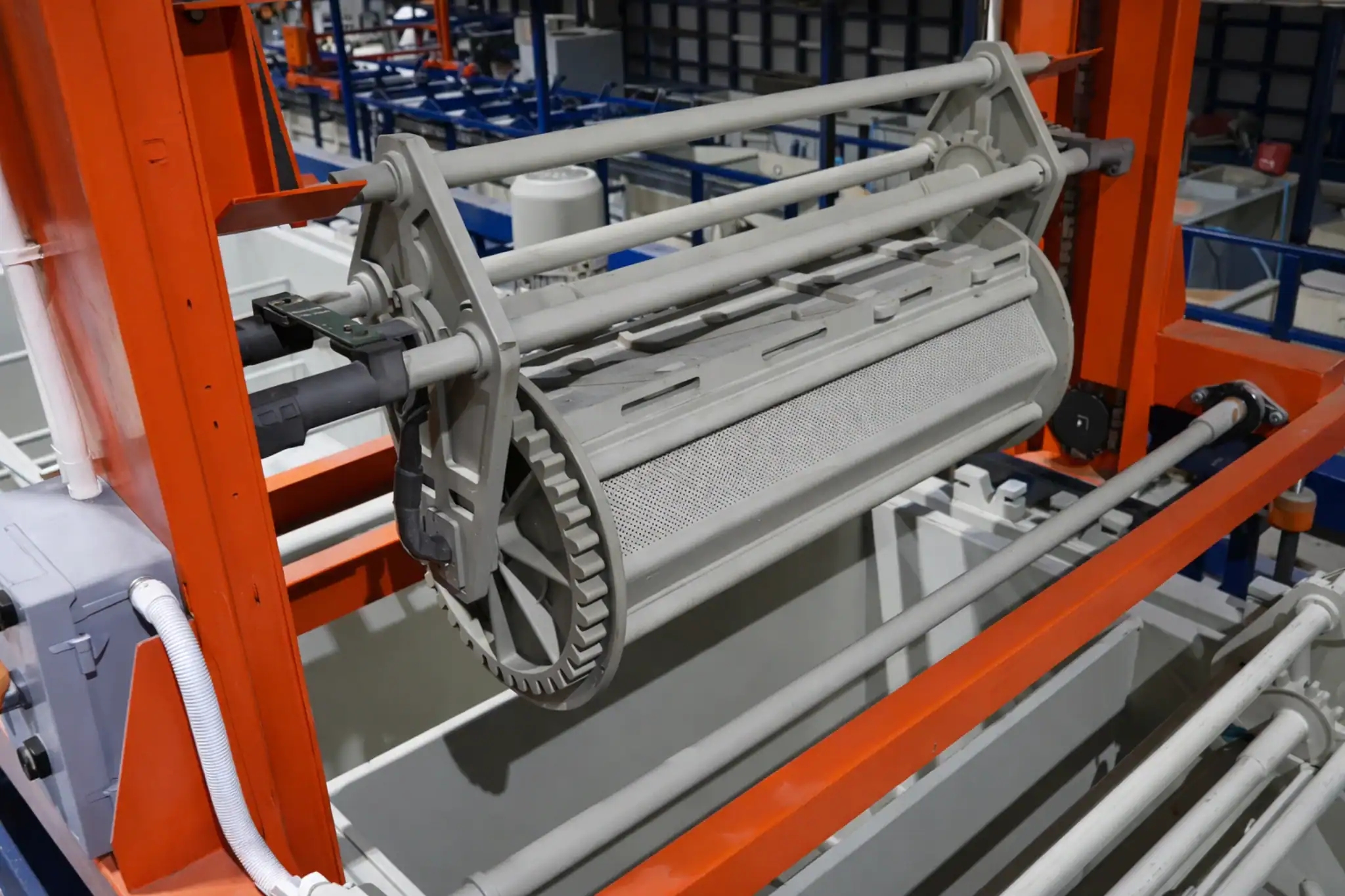 อุปกรณ์ถังBarrelและโครงเครื่องจักรในไลน์ชุบโลหะภายในโรงงานอุตสาหกรรม อุปกรณ์ถัง/Barrelในไลน์ชุบโลหะภายในโรงงาน